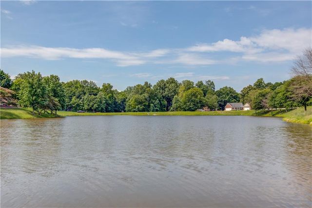 69 Clubhouse Drive, Jefferson, GA 30549