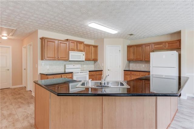 69 Clubhouse Drive, Jefferson, GA 30549