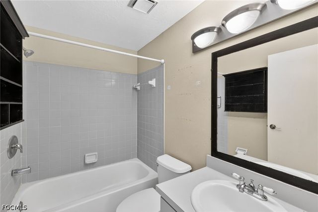 2623 NE 22nd AVE, Cape Coral, FL 33909