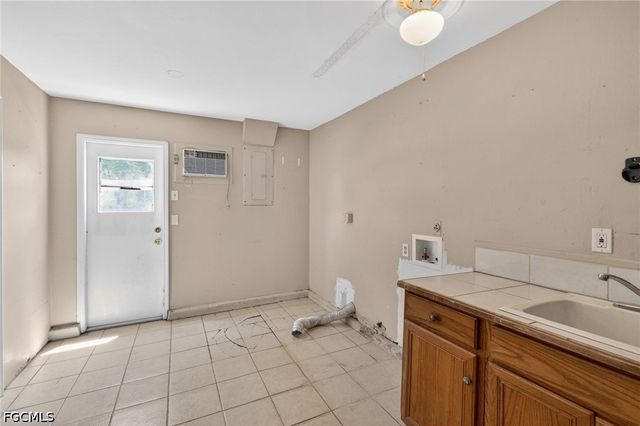 2623 NE 22nd AVE, Cape Coral, FL 33909