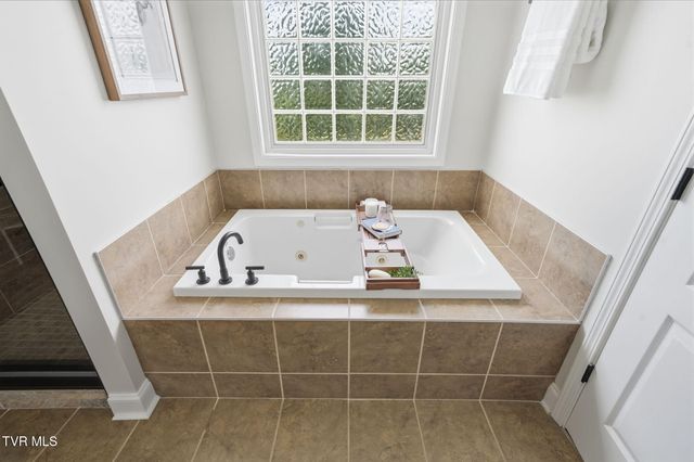 116 Mary Anne Keys Lane, Johnson City, TN 37601