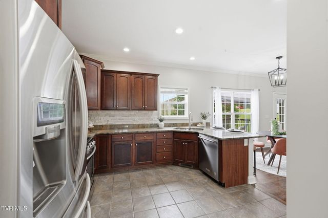 116 Mary Anne Keys Lane, Johnson City, TN 37601