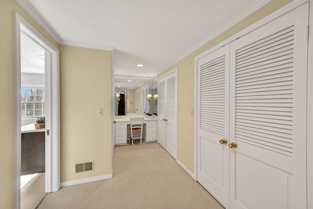 2305 W County Line ROAD, Milwaukee, WI 53217