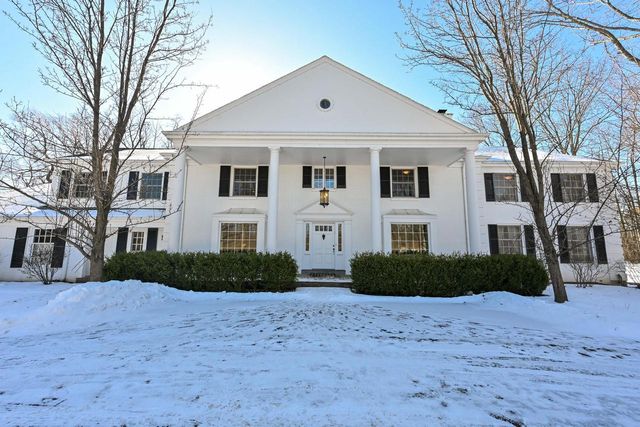 2305 W County Line ROAD, Milwaukee, WI 53217