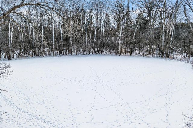 2305 W County Line ROAD, Milwaukee, WI 53217