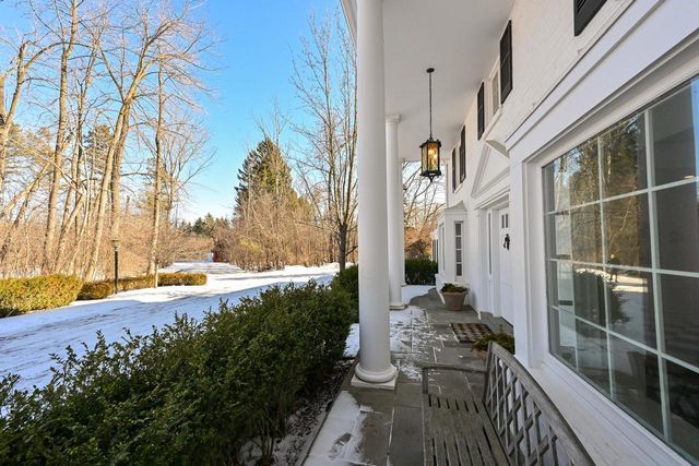 2305 W County Line ROAD, Milwaukee, WI 53217