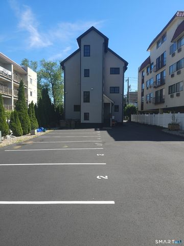 930 Cove Road 2, Stamford, CT 06902