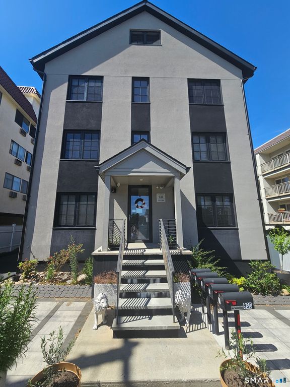 930 Cove Road 2, Stamford, CT 06902