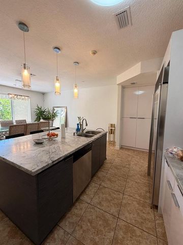 10958 NW 86th Terrace, Doral, FL 33178