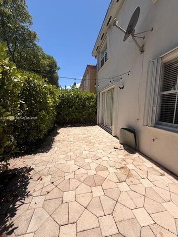 10958 NW 86th Terrace, Doral, FL 33178