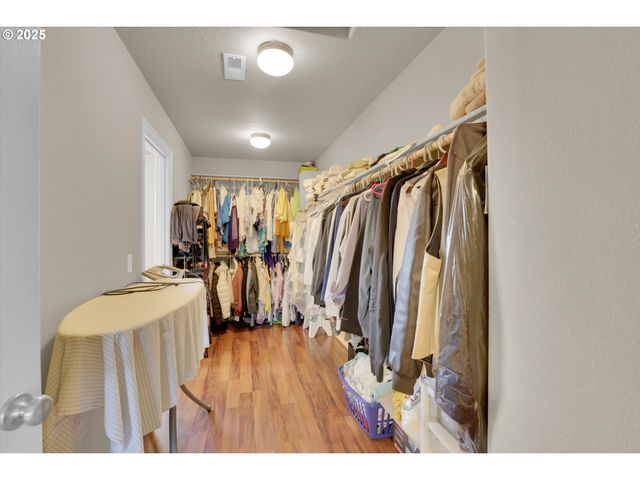 3718 Se 127TH Pl, Portland, OR 97236