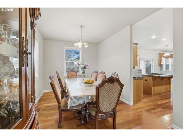 3718 Se 127TH Pl, Portland, OR 97236