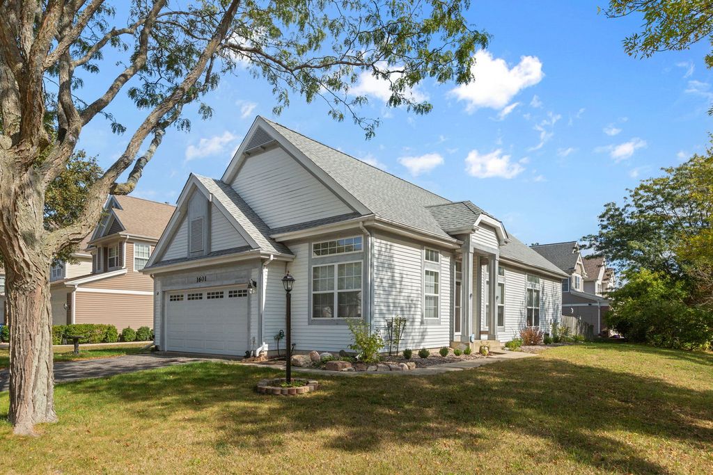 1601 Newgate Court, Gurnee, IL 60031