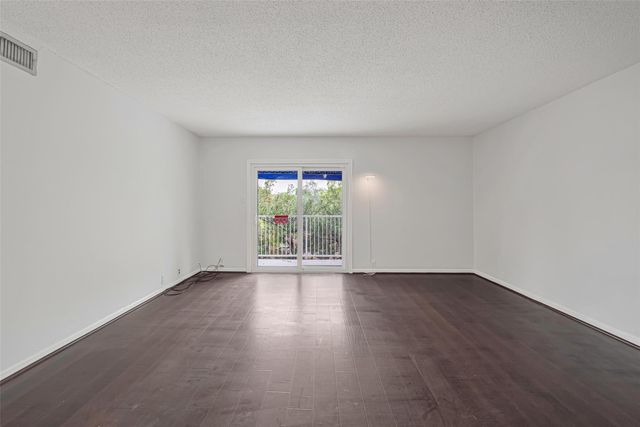 2601 Bellefontaine Street B309, Houston, TX 77025
