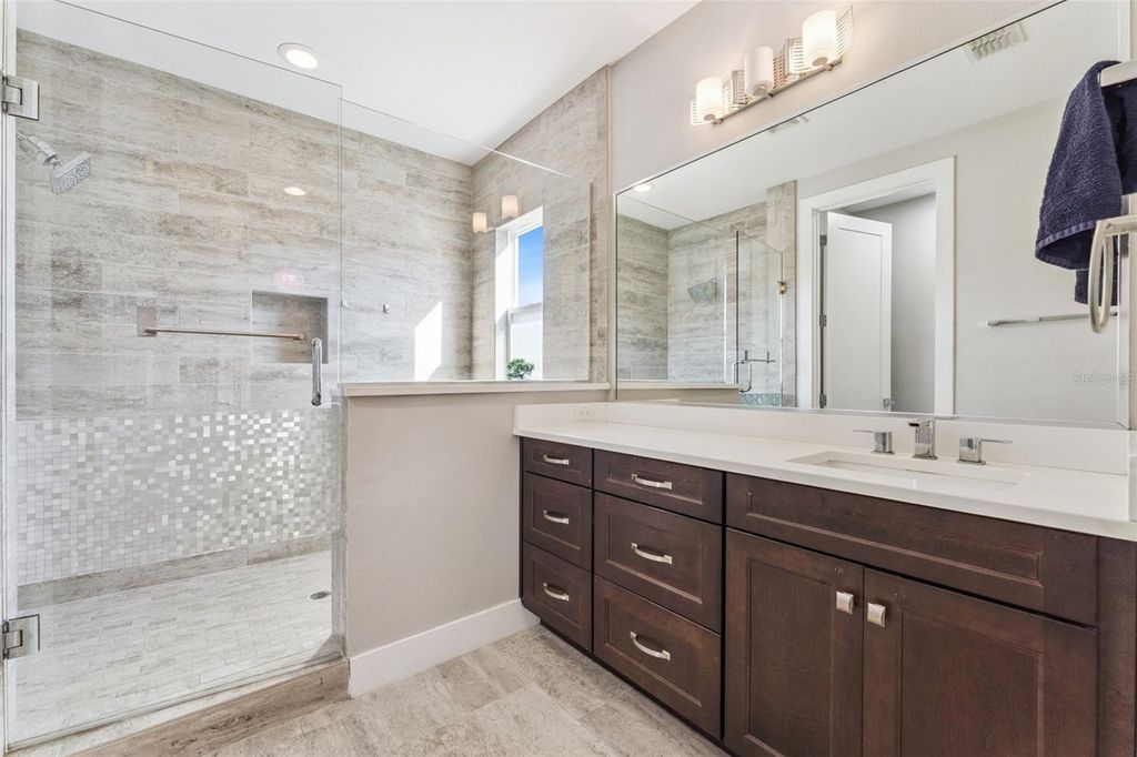 Image 16 of property listing at 10403 WOODWARD WINDS DRIVE, Orlando, FL 32827