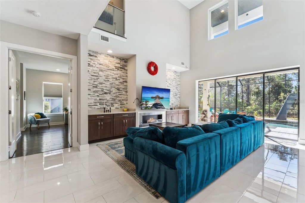 Image 9 of property listing at 10403 WOODWARD WINDS DRIVE, Orlando, FL 32827