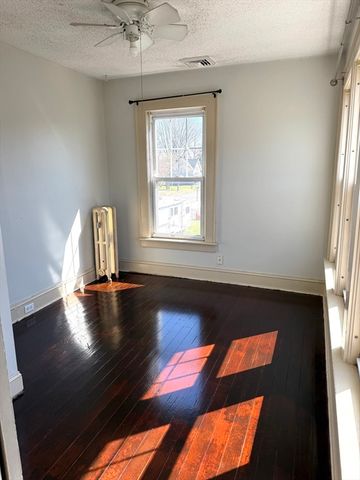 180 Russell Rd, Westfield, MA 01085