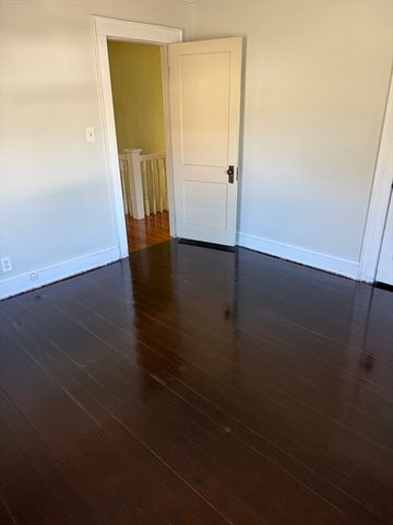 180 Russell Rd, Westfield, MA 01085