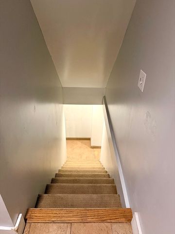 180 Russell Rd, Westfield, MA 01085
