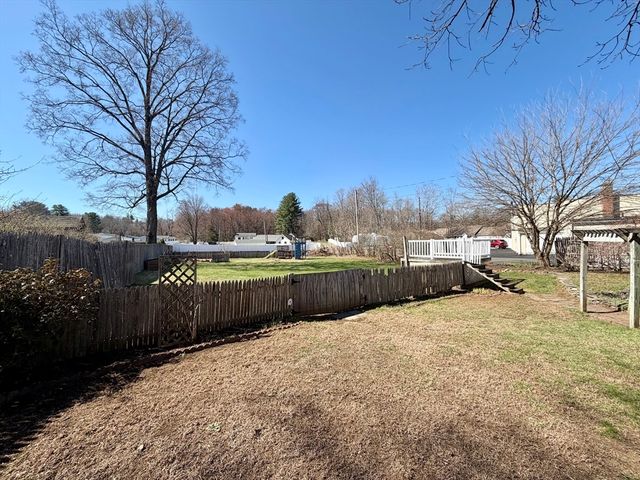 180 Russell Rd, Westfield, MA 01085