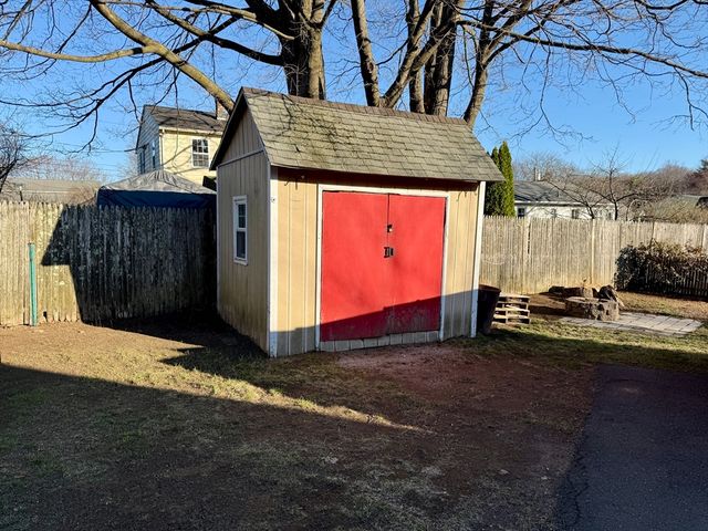 180 Russell Rd, Westfield, MA 01085