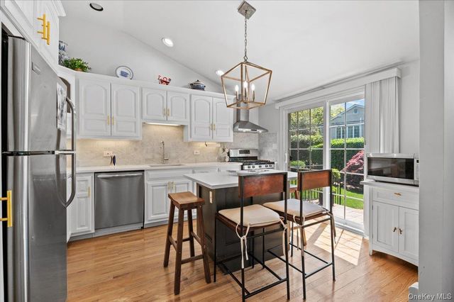 1 Sandra Court, Glen Cove, NY 11542