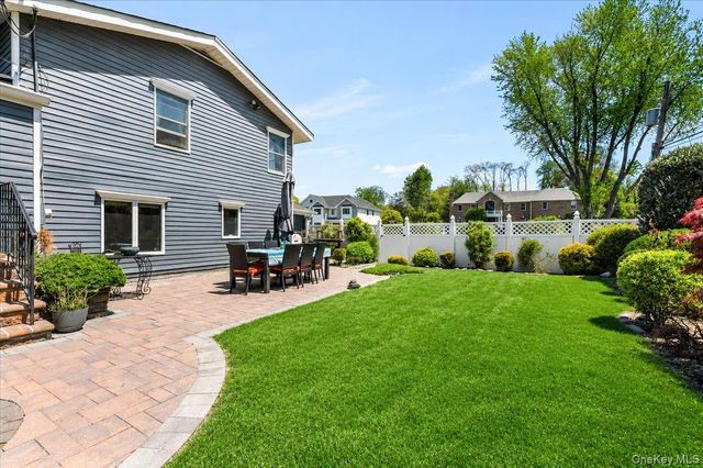 1 Sandra Court, Glen Cove, NY 11542