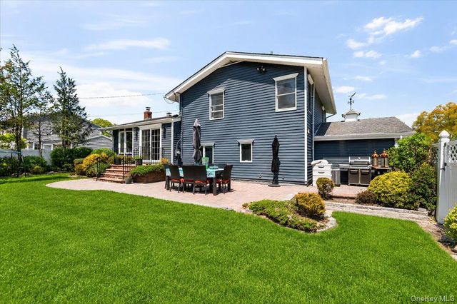 1 Sandra Court, Glen Cove, NY 11542