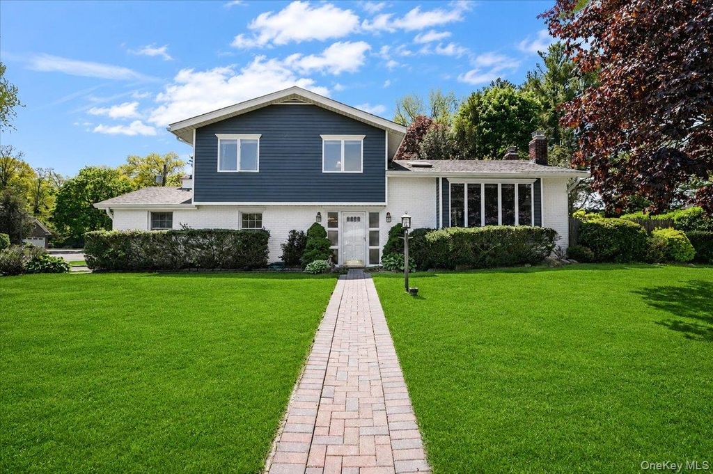 1 Sandra Court, Glen Cove, NY 11542
