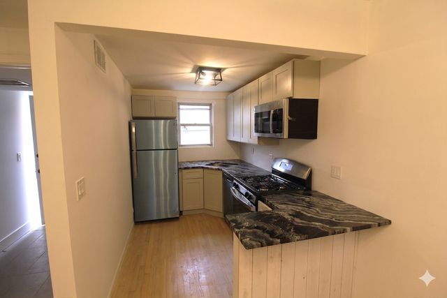 2470 N Clybourn Avenue CH1, Chicago, IL 60614