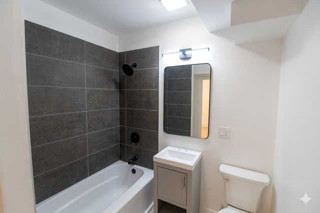 2470 N Clybourn Avenue CH1, Chicago, IL 60614