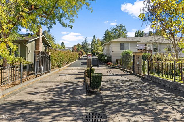 2398 Springbrook Road 6, Medford, OR 97504