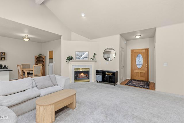 2398 Springbrook Road 6, Medford, OR 97504