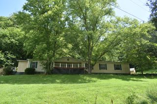 33 Nascar Ln, Pleasant Shade, TN 37145