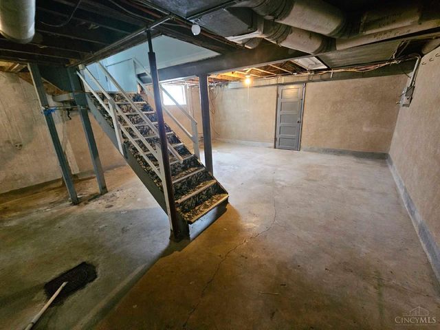 6942 Gloria Drive, North College Hill, OH 45239