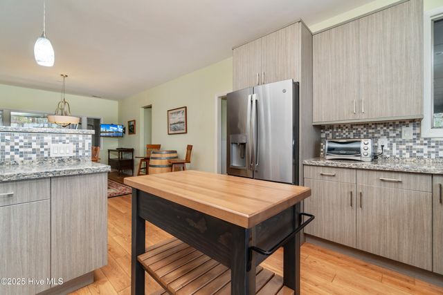 138 Shoreline Court, Oriental, NC 28571