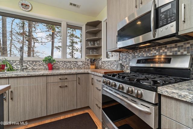 138 Shoreline Court, Oriental, NC 28571