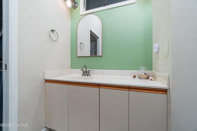 138 Shoreline Court, Oriental, NC 28571