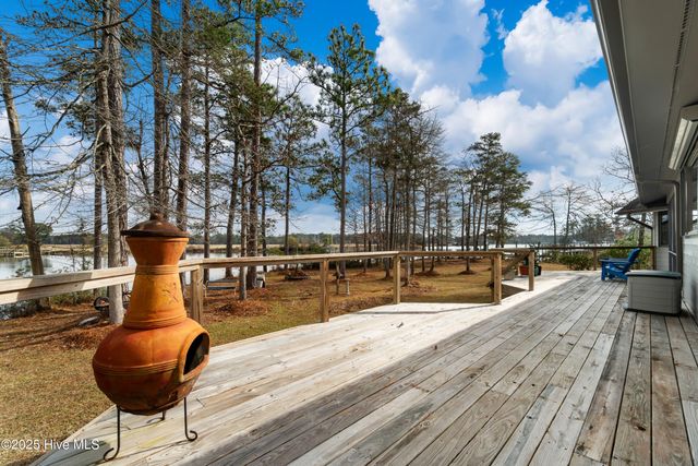 138 Shoreline Court, Oriental, NC 28571