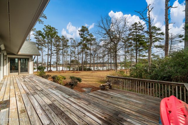 138 Shoreline Court, Oriental, NC 28571