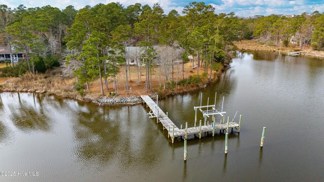 138 Shoreline Court, Oriental, NC 28571