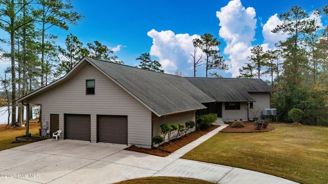 138 Shoreline Court, Oriental, NC 28571