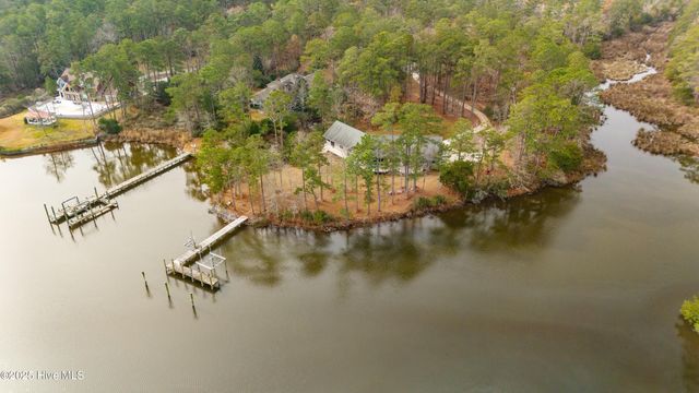 138 Shoreline Court, Oriental, NC 28571