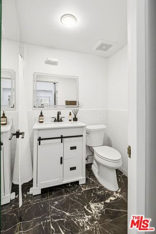 999 N Doheny Drive 205, West Hollywood, CA 90069