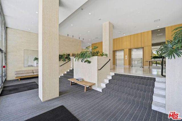 999 N Doheny Drive 205, West Hollywood, CA 90069