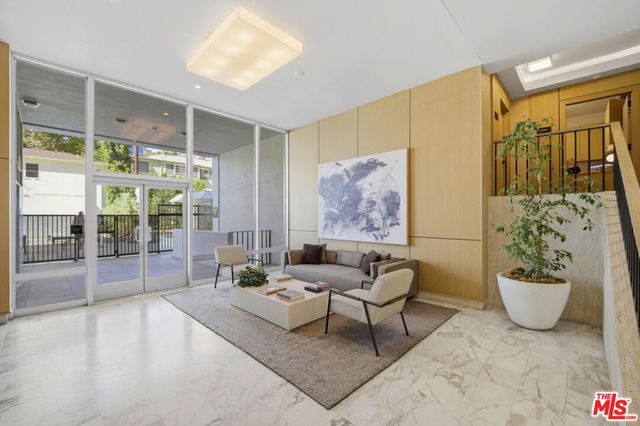 999 N Doheny Drive 205, West Hollywood, CA 90069