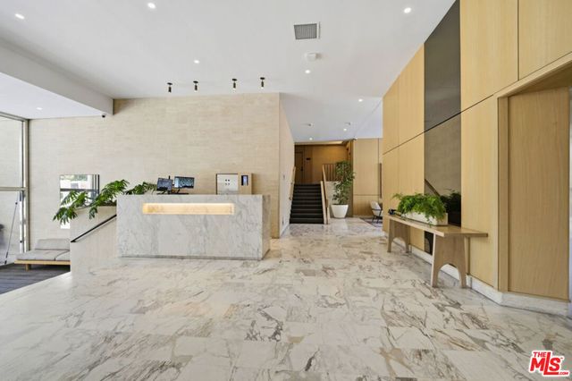 999 N Doheny Drive 205, West Hollywood, CA 90069