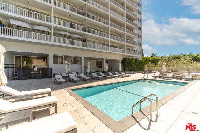 999 N Doheny Drive 205, West Hollywood, CA 90069