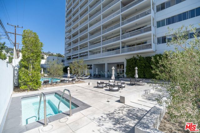 999 N Doheny Drive 205, West Hollywood, CA 90069