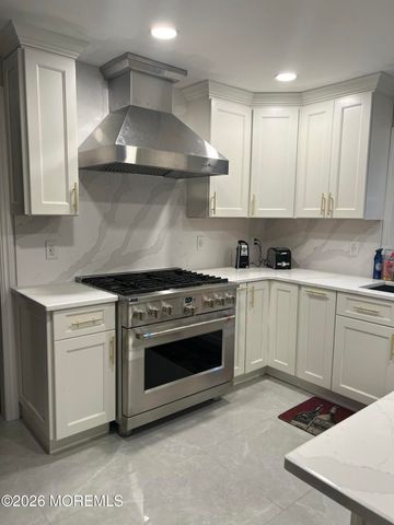 25 Monroe Drive, Marlboro, NJ 07746